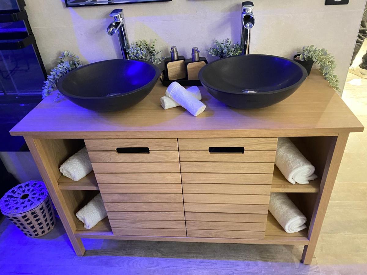 Bioty Chill & Spa 르블랑메스니 외부 사진